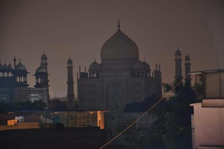 Hotel Sai Palace Walking Distance From Taj Mahal--View Of Taj Mahal Агра Экстерьер фото